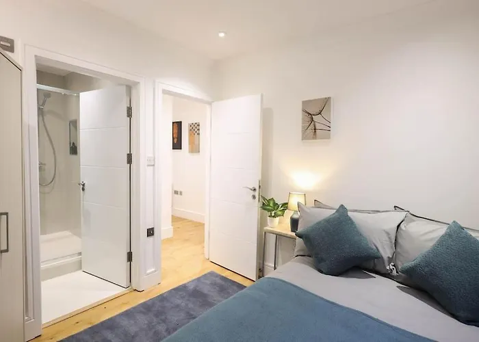 City Centre, Spacious, Ensuite, Smart Tv, Sofa Bed