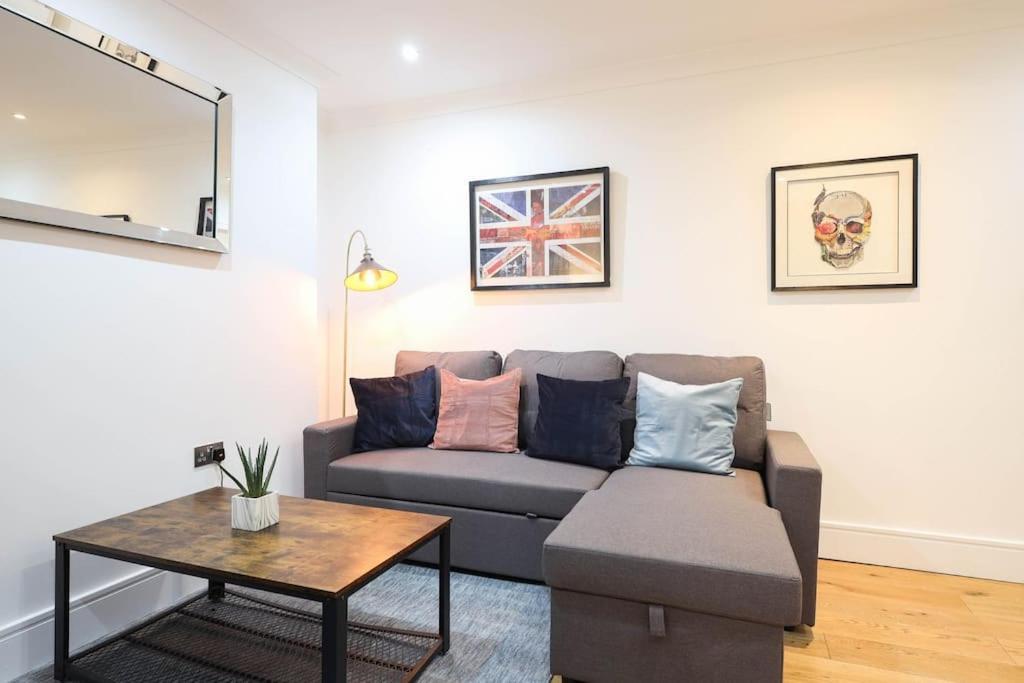 Apartment Centre, Spacious, Ensuite, Smart Tv, Sofa Bed