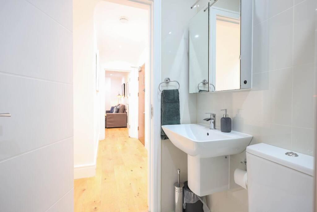 Centre, Spacious, Ensuite, Smart Tv, Sofa Bed Апартаменты *