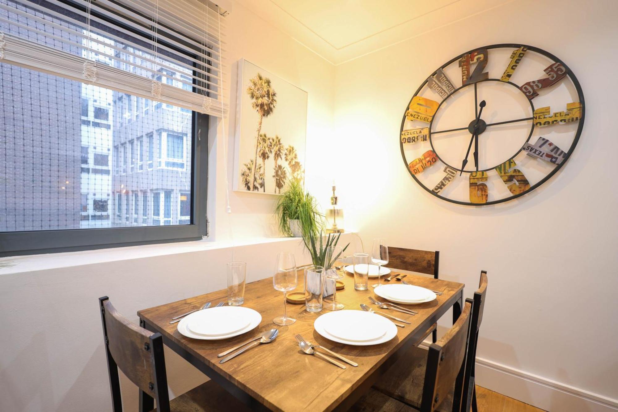 Apartment Centre, Spacious, Ensuite, Smart Tv, Sofa Bed